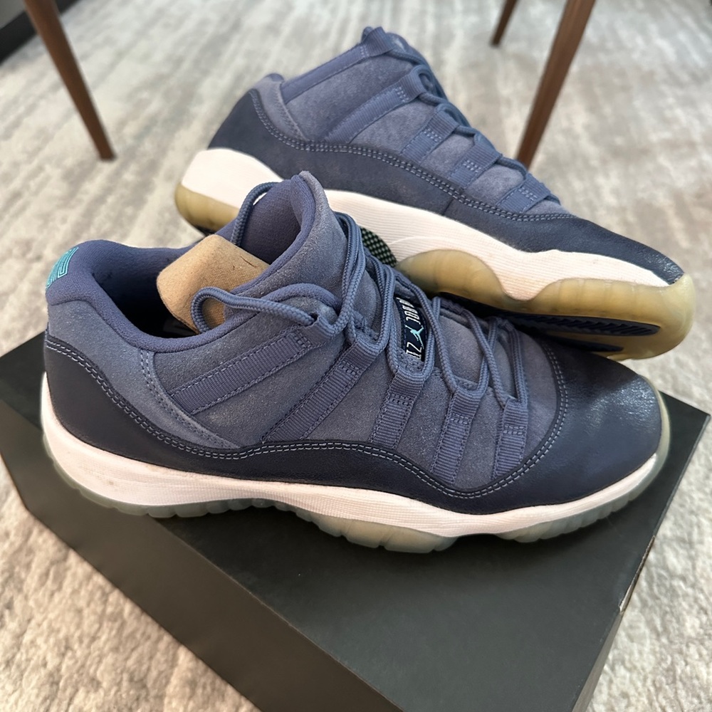 Jordan 11 Blue Moon Lows (6Y)